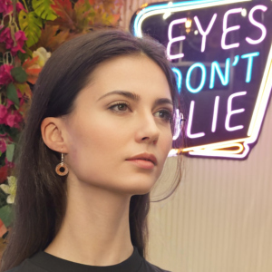 İris Özel Tasarım Küpe